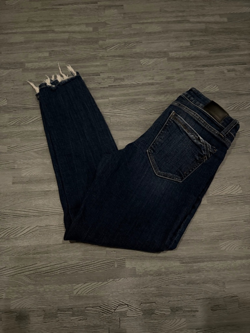 Buckle Indigo Raw Hem Ankle Jeans